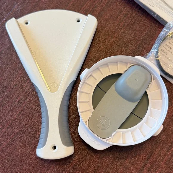 Pampered Chef Lot Of 6 Essential Kitchen Items - Picture 2 of 11